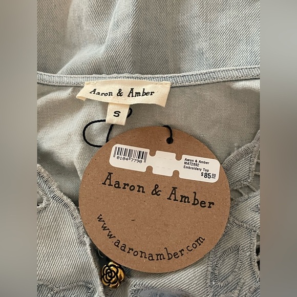 SOLD Aaron & Amber Demin Embroidery Volume Sleeve Top NWT Small - Picture 9 of 11